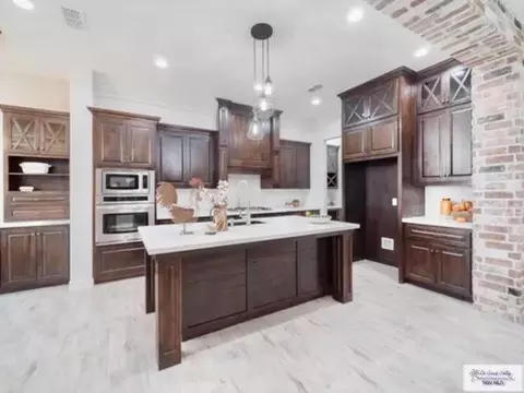 Kitchen - 2102 Thacker Ln, Harlingen, TX 78552 photo 2 of 7