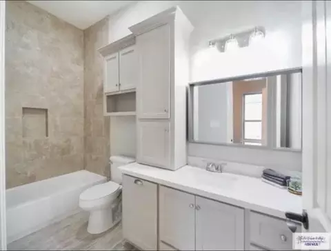 Bath - 2102 Thacker Ln, Harlingen, TX 78552 photo 7 of 8