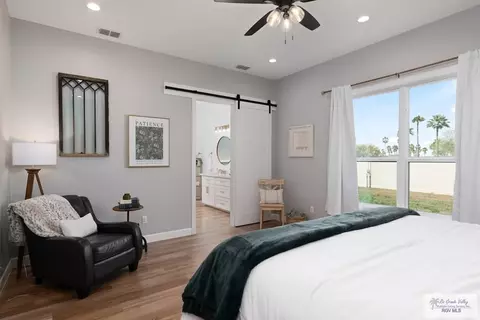 Bedroom - 1709 Thacker Ln, Harlingen, TX 78552 photo 4 of 8