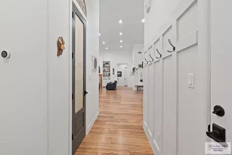 Entry Way - 1709 Thacker Ln, Harlingen, TX 78552 photo 3 of 4