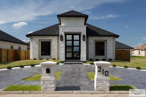 210 Paradise St, Rio Grande City, TX 78582