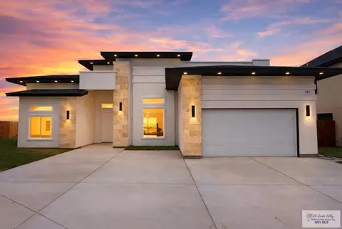 127 Finch Dr, Los Fresnos, TX 78566
