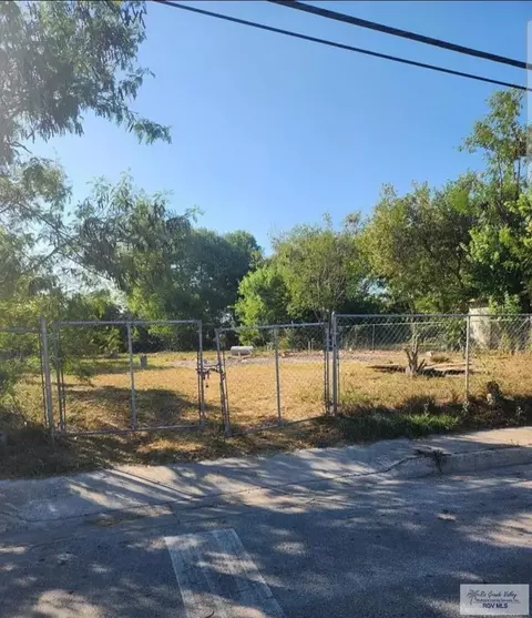 133 Midway Dr, Brownsville, TX 78520