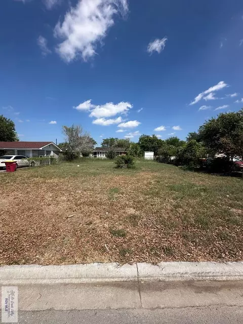 444 Los Altos Dr, Brownsville, TX 78520