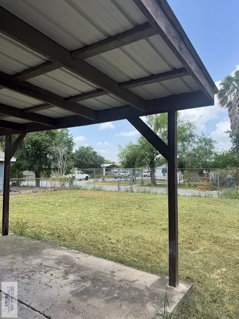 Exterior - 302 E Cano St, Edcouch, TX 78538 photo 2 of 3