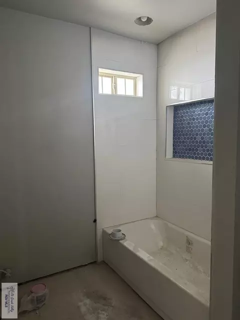 Bath - 302 E Cano St, Edcouch, TX 78538 photo 2 of 2