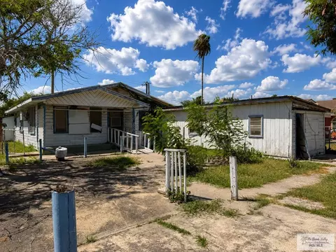 122 W Adams St, Port Isabel, TX 78578