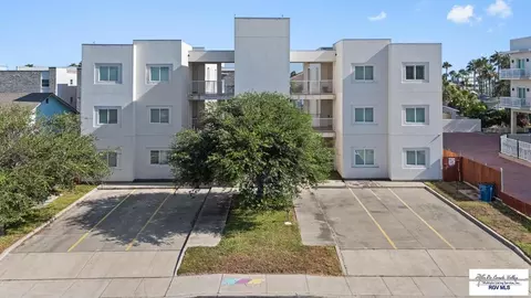 126 E Atol St #5, South Padre Island, TX 78597