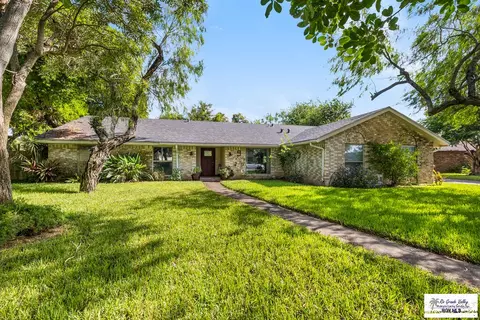 9 Edgewater Pl, Brownsville, TX 78521