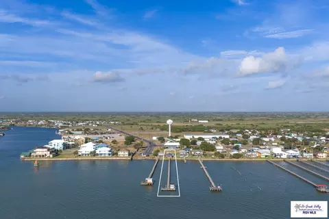 202 N Shore Dr, Port Mansfield, TX 78598