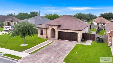 306 Los Laureles Dr, San Juan, TX 78589
