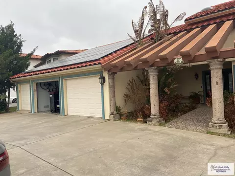 463 Champions Dr, Brownsville, TX 78520