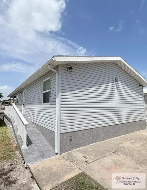 327 Sun Dial Cir, Port Isabel, TX 78578