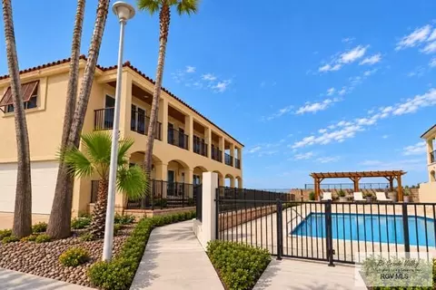 112 E Villa Doce Dr, South Padre Island, TX 78597