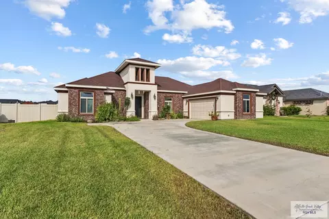 2106 Thacker Ln, Harlingen, TX 78552
