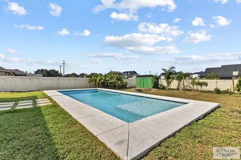 Exterior - 2106 Thacker Ln, Harlingen, TX 78552 photo 3 of 4