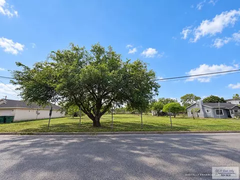 1485 Acacia Lake Dr, Brownsville, TX 78521