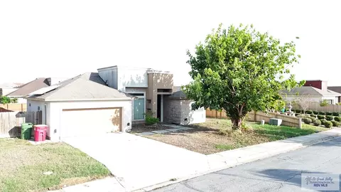 5482 Barbwire Ln, Brownsville, TX 78526
