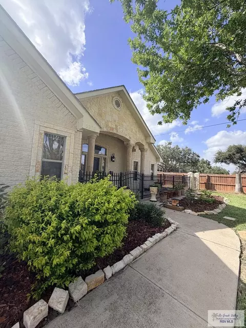 2202 Horseshoe Cir, Harlingen, TX 78552