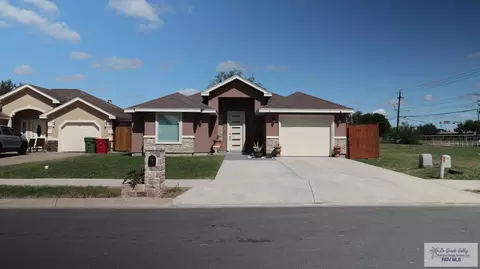 8 Santa Fe Dr, Brownsville, TX 78521