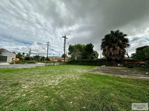 35 Esperanza Rd, Brownsville, TX 78521