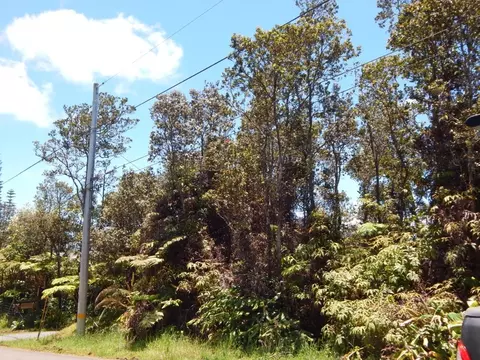 Ala Ohia St, Volcano, HI 96785