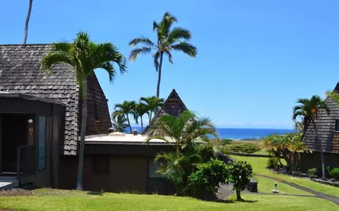 95-788 Ninole Loop Rd #13, Naalehu, HI 96772