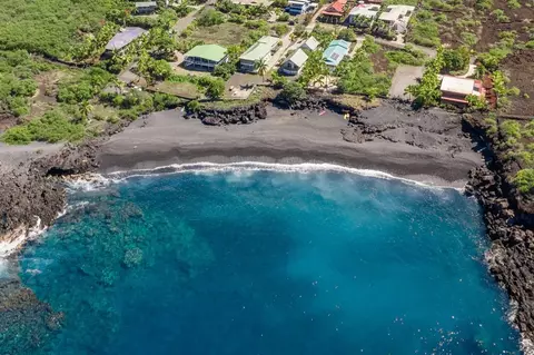 Ili Ili Rd, Captain Cook, HI 96704