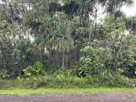 E Pohakupele Lp, Pahoa, HI 96778