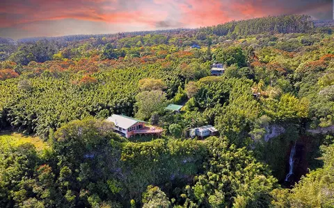 48-5432 B Kukuihaele Rd, Honokaa, HI 96727