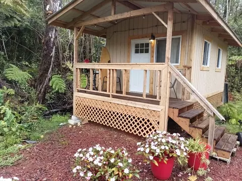 369 Kaulana Rd, Volcano, HI 96785