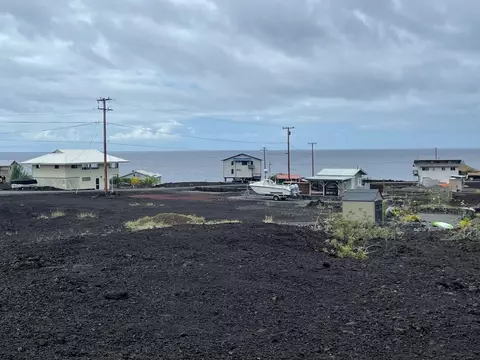Eono Ave, Captain Cook, HI 96704