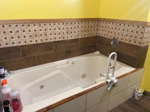 Bath - 126 W Kinai Pl, Hilo, HI 96720 photo 1 of 2
