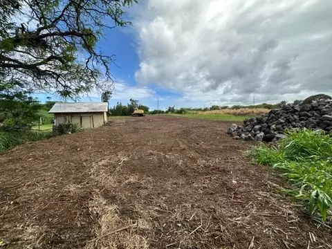 95-5590 Poha St, Na'alehu, HI 96772