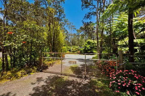 11-3872 10th St, Volcano, HI 96785