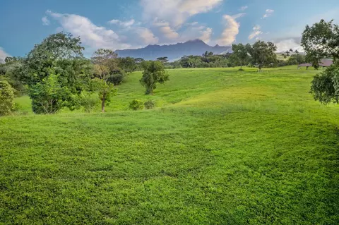 Ahonui Pl, Princeville, HI 96722