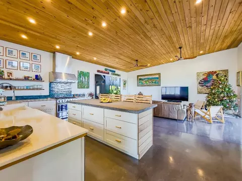 75-453 Hualalai Rd, Kailua Kona, HI 96740