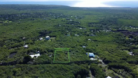 Holowai St, Naalehu, HI 96772