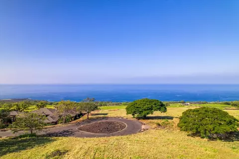 Palena Pl, Kealakekua, HI 96750