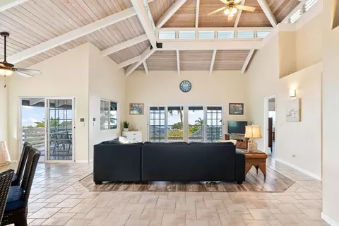 77-6128 C Mamalahoa Hwy, Holualoa, HI 96725