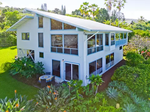 82-985 Coffee Dr, Captain Cook, HI 96704