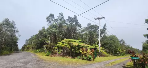 Puolani St, Volcano, HI 96785