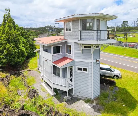 1723 Kaumana Dr, Hilo, HI 96720