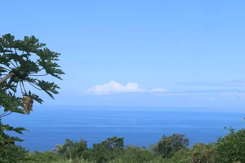 Maunaloa Ave, Captain Cook, HI 96704