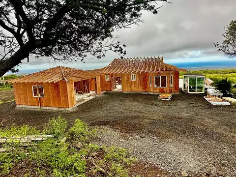 94-5736 Kahiki St, Naalehu, HI 96772