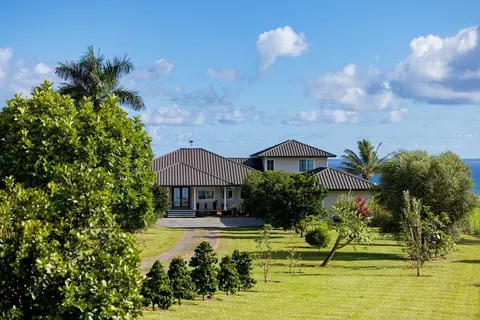 31-176 Hawaii Belt Rd, Hakalau, HI 96710
