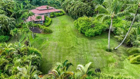 5424 Kahiliholo Rd # -b, Kilauea, HI 96754