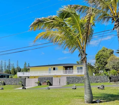 94-5807 Kahiki St, Naalehu, HI 96772
