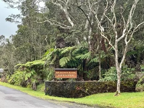 13 Th St, Volcano, HI 96785