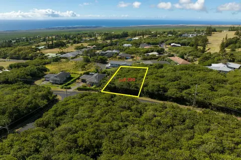 94-1635 Kaulua St, Naalehu, HI 96772